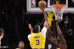 开云体育在线-湖人大胜老鹰，詹姆斯砍下30+10+10