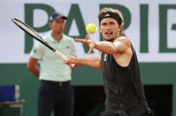 开云体育官网-美网鏖战拉沃尔杯，兹维列夫点燃赛场的简单介绍