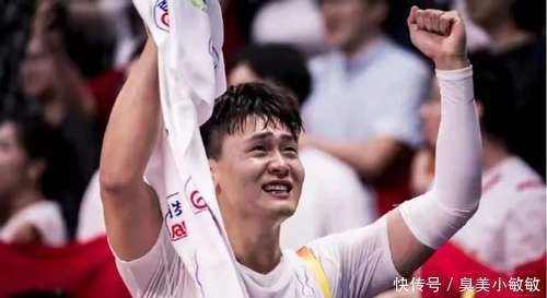 云南男篮突破对手防线，取得胜利引领潮流