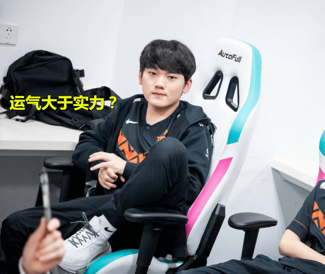 IG绝杀HLE，JackeyLove完成史诗逆转强强对话淘汰赛，成为赛场最大亮点