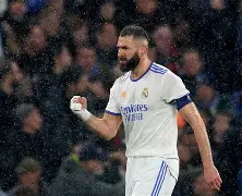 本泽马成常胜备战投肉训弟五连胜，击伤三名季后赛