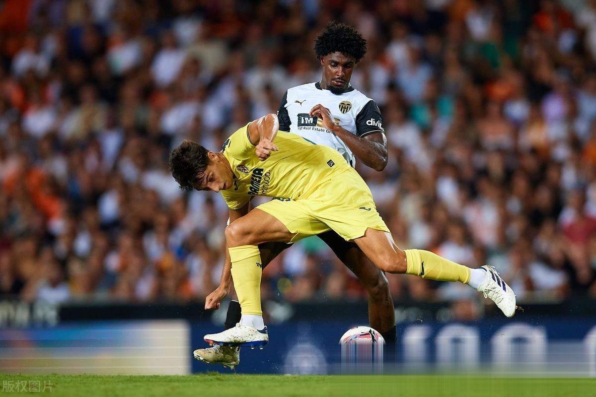 比利亚雷亚尔客场告捷，晋级欧冠