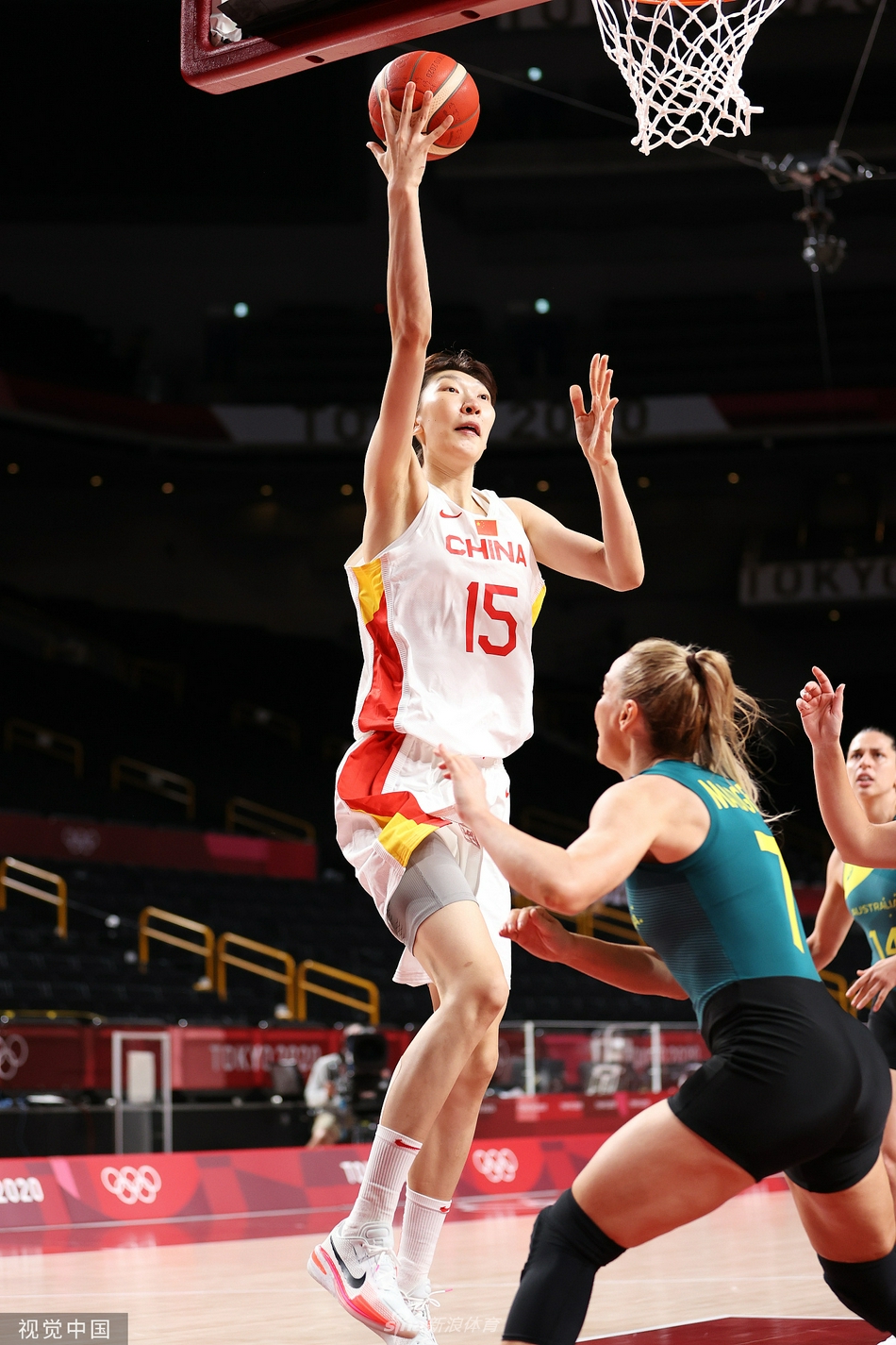 西班牙女篮惊险胜出晋级八强