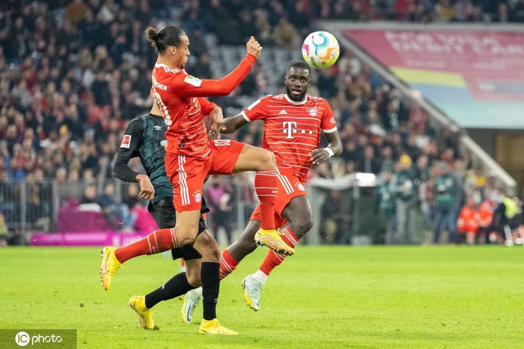 拜仁慕尼黑强势登顶德甲，稳坐榜首位置实力不容忽视