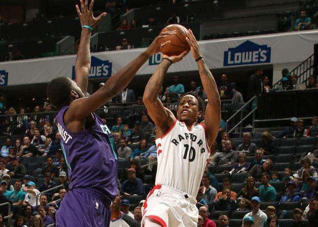 猛龙大胜黄蜂，保持不败纪录